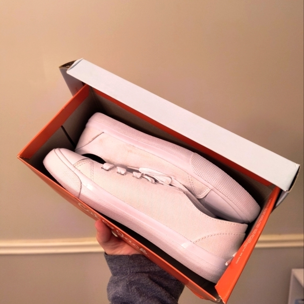 Women's Girls Boys Unisex Size 3 White Sneakers Tennis Shoes Cat & Jack